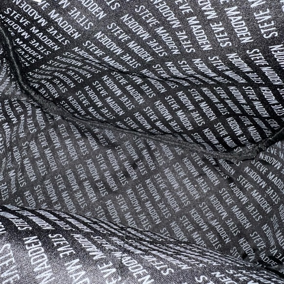 *NWT* Steve Madden Quilted Mini Backpack w/ Detachable Wristlet - Picture 6 of 16